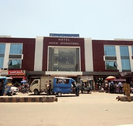 Hotel Sachin International, Haridwar Kankhal エクステリア 写真
